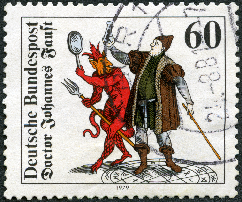 tiyatro sahnesinde