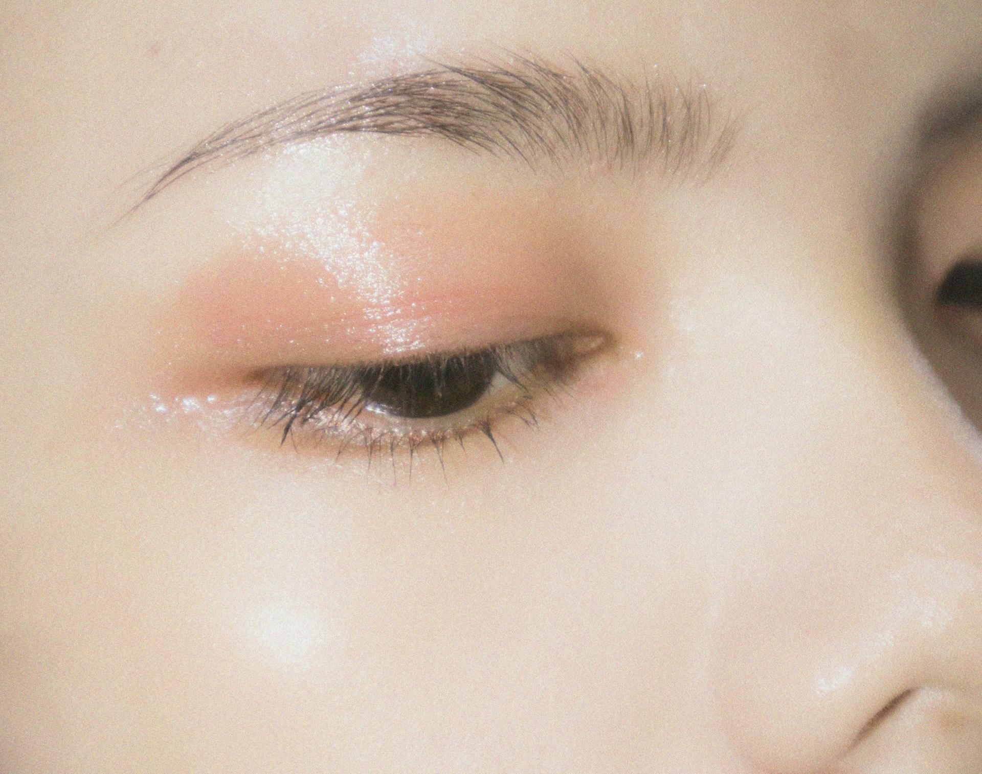 Düşük Göz Kapaklılar İçin Eyeliner Uygulaması