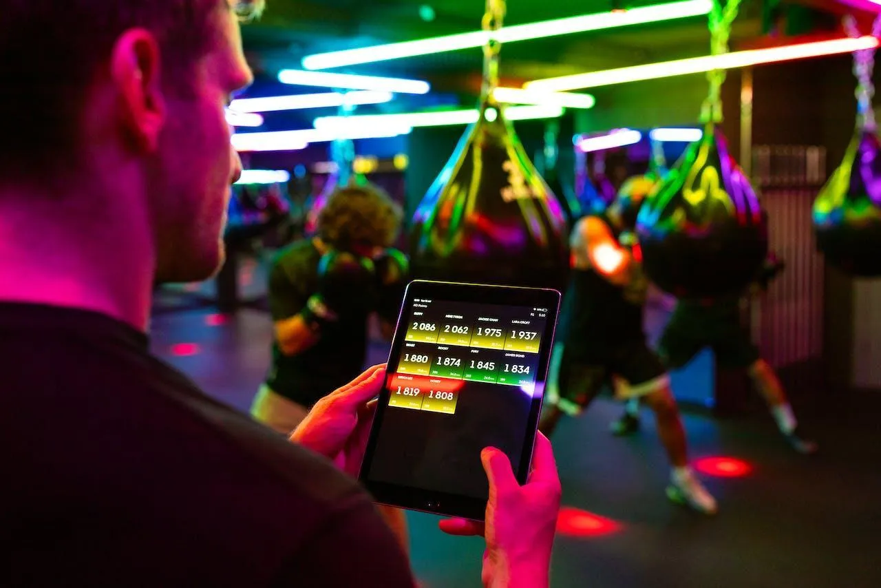 Giyilebilir teknoloji trendleri: Akıllı saatler, fitness takip cihazları ve daha fazlası. Teknolojiyi günlük yaşamınıza entegre edin, kullanım ipuçları.
