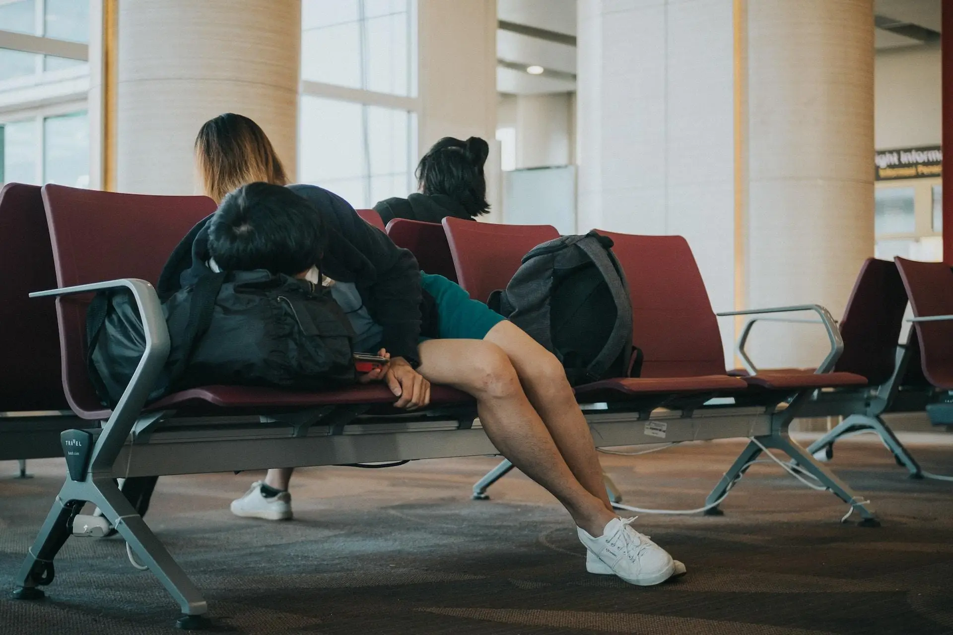 Jet-lag Nedir? Ne Sebep Olur ve Çözümleri Nelerdir?