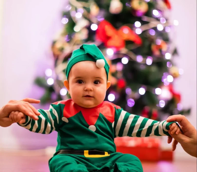 Sevimli ve Şık Tasarımlarla Bebek Yılbaşı Kıyafeti