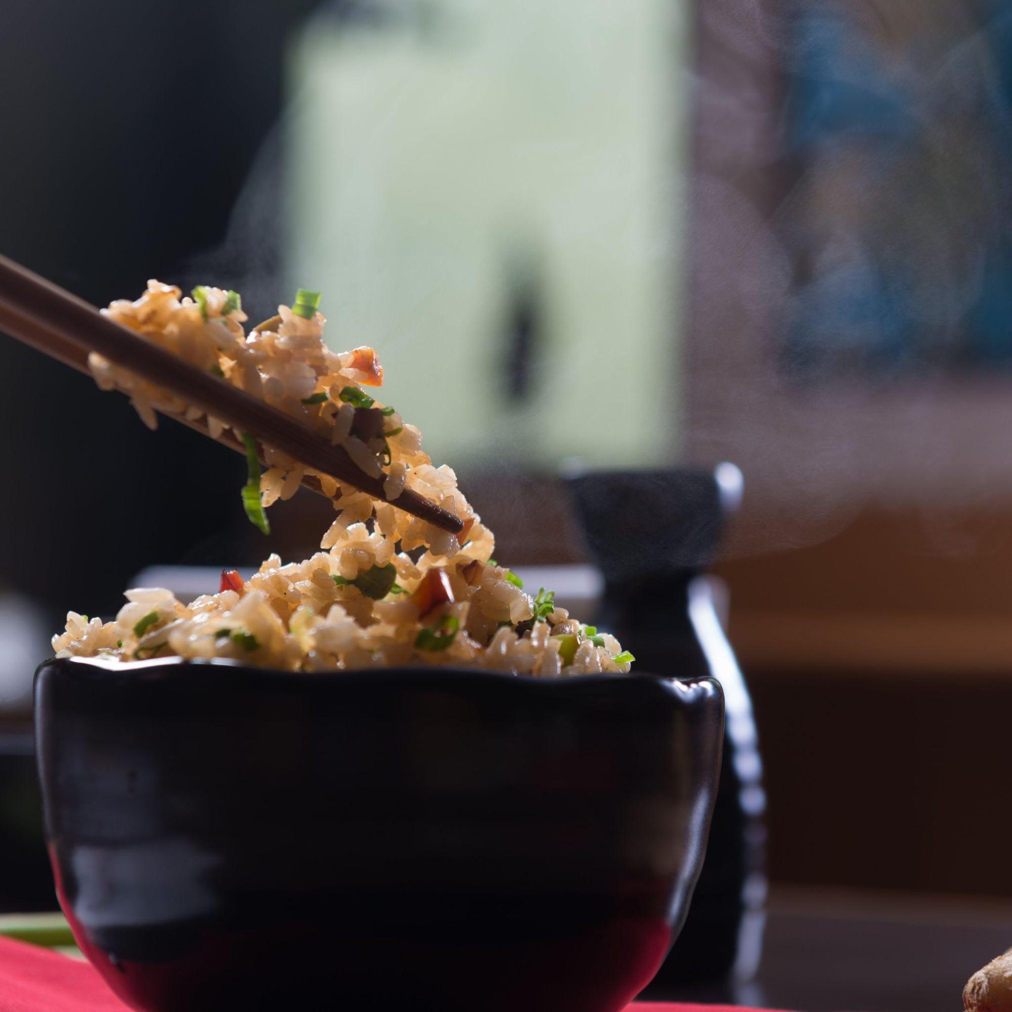 Çubuk Çatal (Chopstick Kullanımı - Uzmanlardan İpuçları ve Pratik Hileler)
