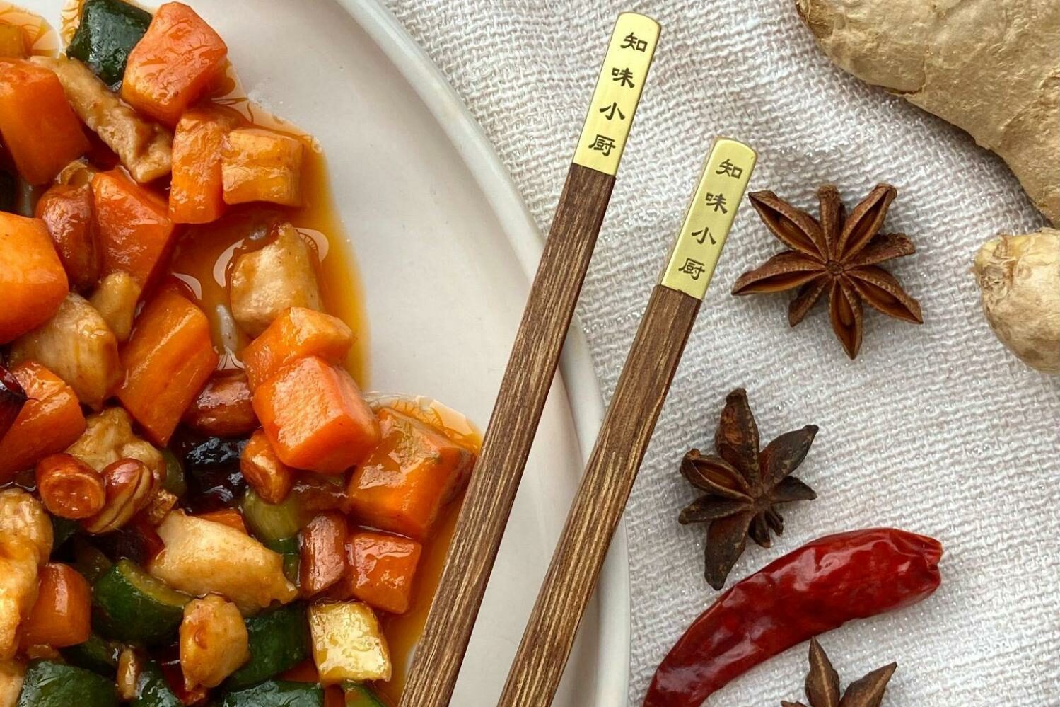 Çubuk Çatal (Chopstick Kullanımı - Uzmanlardan İpuçları ve Pratik Hileler)
